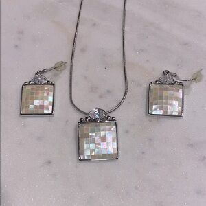 Park Lane Mother of Pearl Set